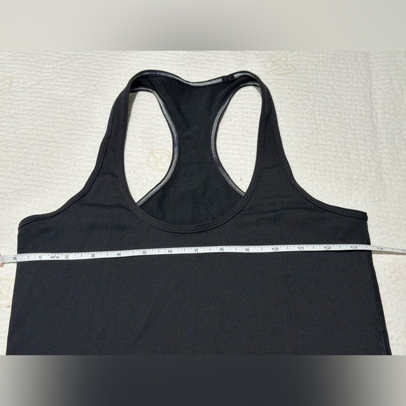 Lululemon: Sleeveless Women's Top - Picture 4 of 5